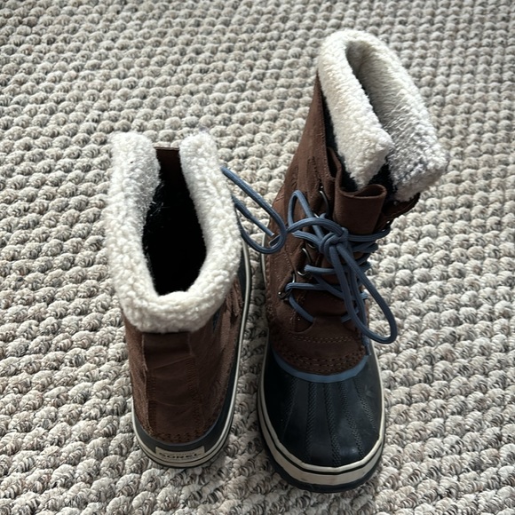 Sorel Boots - Picture 2 of 4